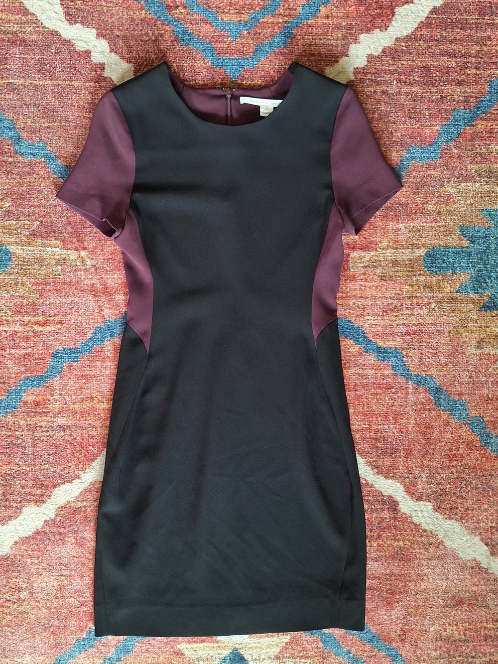 Diane Von Furstenberg Black and Plum Colorblock Short-Sleeve Sheath Dress